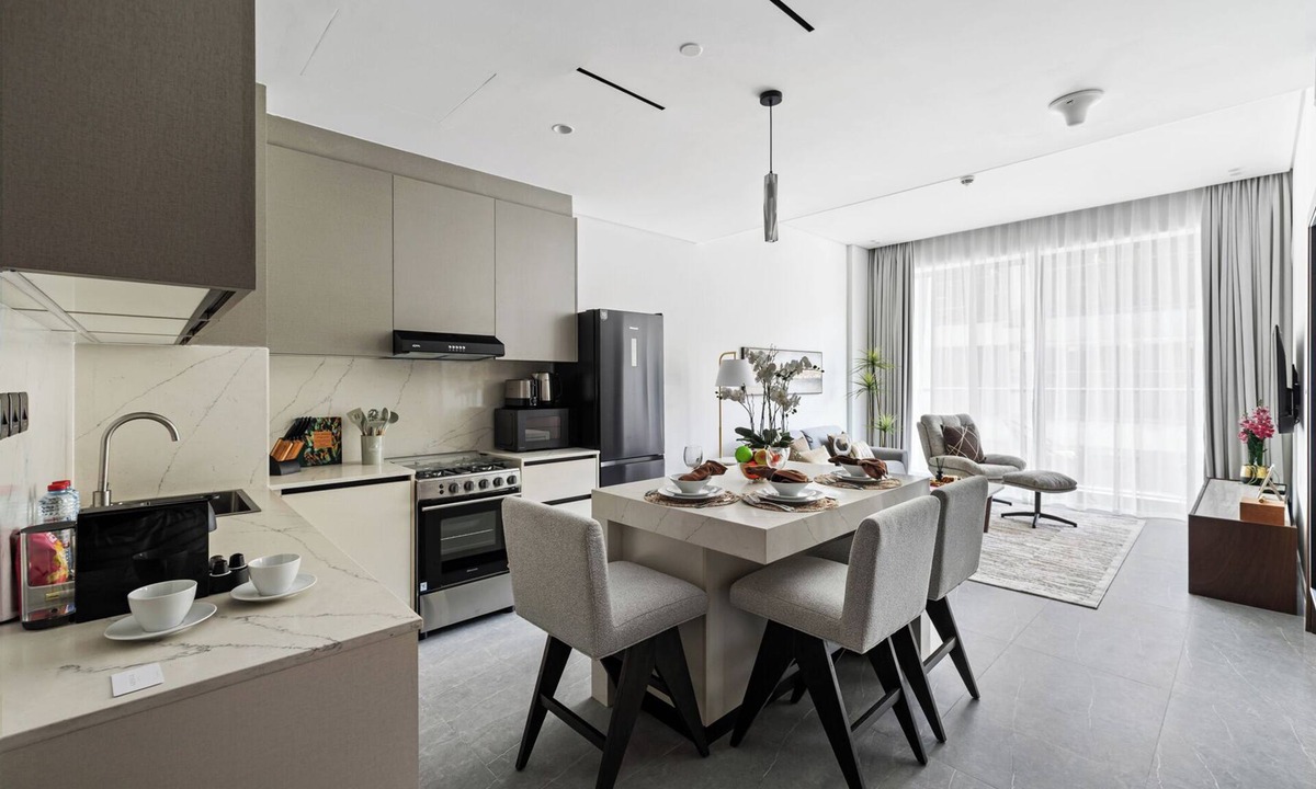 Al Satwa Apartment | 1BR Stay Near World Trade Center Metro