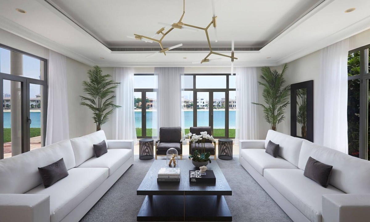 Palm Jumeirah Villa | 7,000 sq ft Palm Beachfront Estate, 6 Bed Ensuite, Private Pool