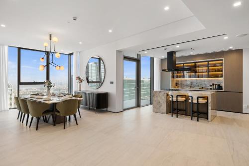 Dubai Marina Apartment | Allsopp & Allsopp - 4-Bedroom Penthouse with Panoramic Views in LIV Marina, Dubai Marina