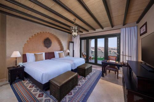 Mahdar Bin Usayyan Resort | Anantara Qasr al Sarab Desert Resort