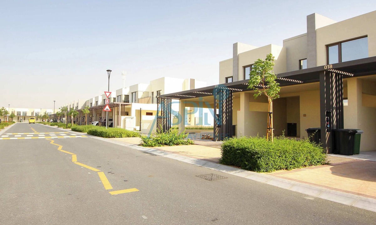 Dubai Villa | Aspin 3BHK Family Townhouse - Near DWC Airport