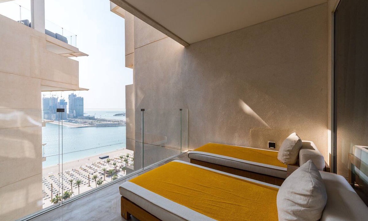Palm Jumeirah Apartment | Astonishing 1BR Apt with Sea View