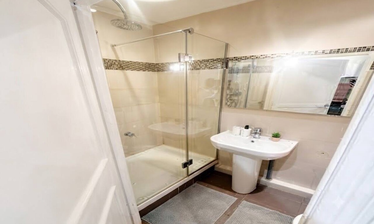 Sidi Dhrif Apartment | Beautiful Apartment in La Marsa with Parking