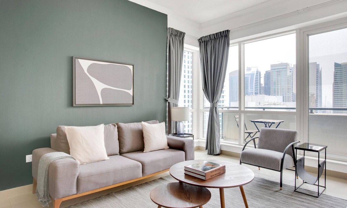 Dubai Marina Apartment | Blueground | Dubai Marina, pool, nr Marina Bay