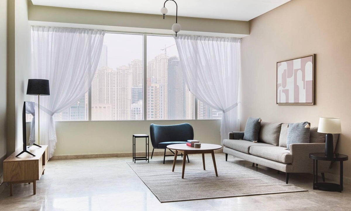 Jumeirah Lake Towers Apartment | Blueground | JLT, pool, nr Dubai Marina