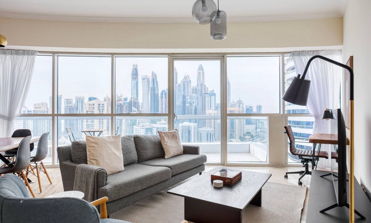 Jumeirah Lake Towers Apartment | Blueground | JLT, shared pool, nr Dubai Marina
