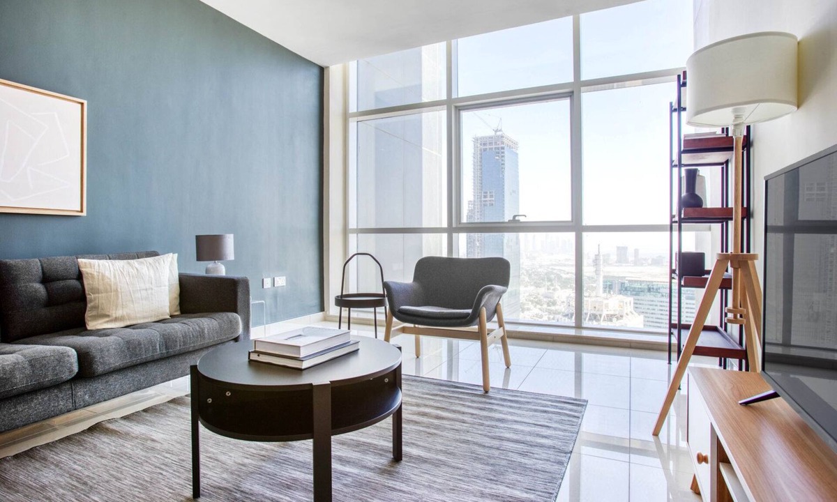 Trade Center Apartment | Blueground | Trade Centre 1, pool, nr Dubai Mall