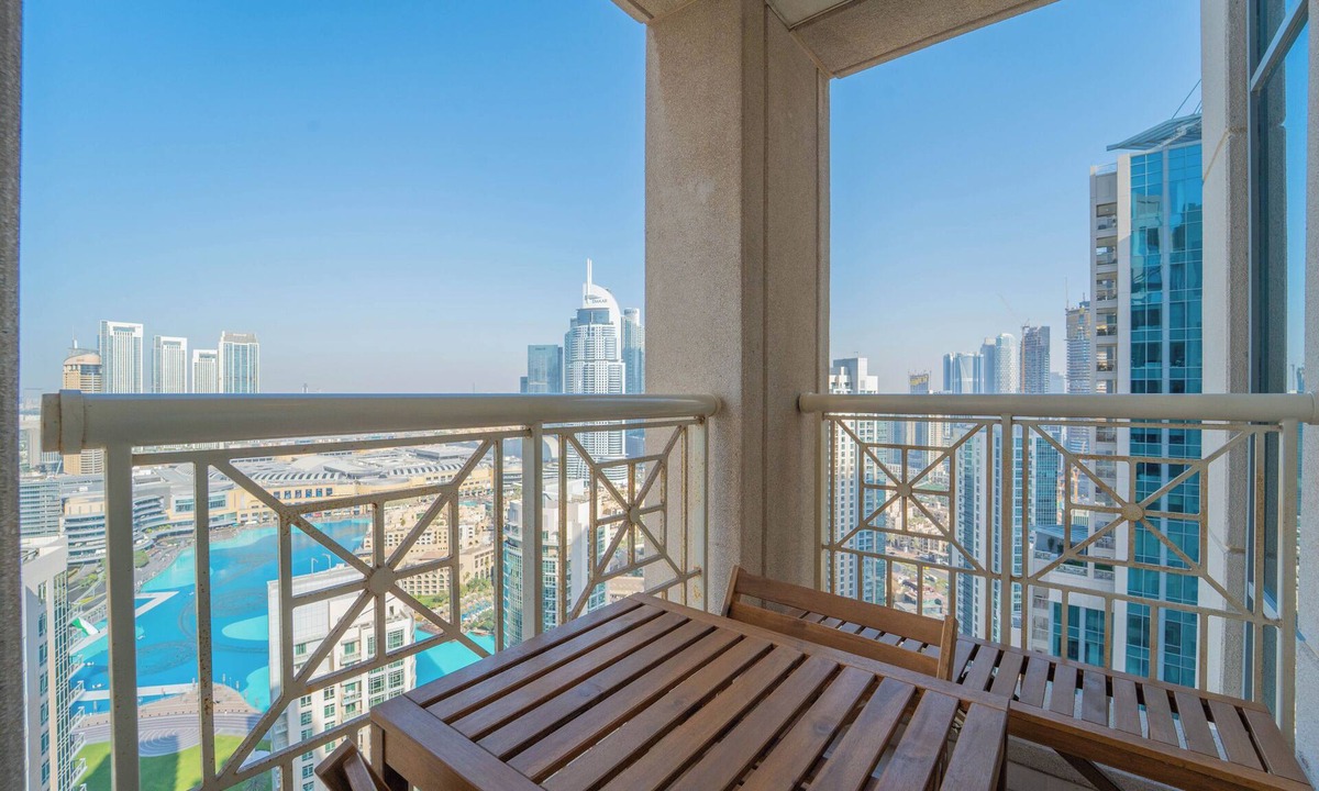 Downtown Dubai Apartment | Burj Khalifa View Downtown Dubai Lit Apartment