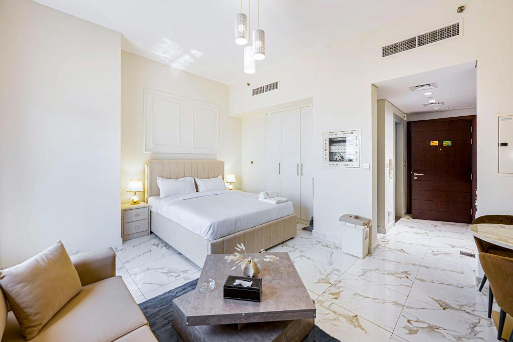 Dubai Apartment | Charming Studio with Dubailand Charm