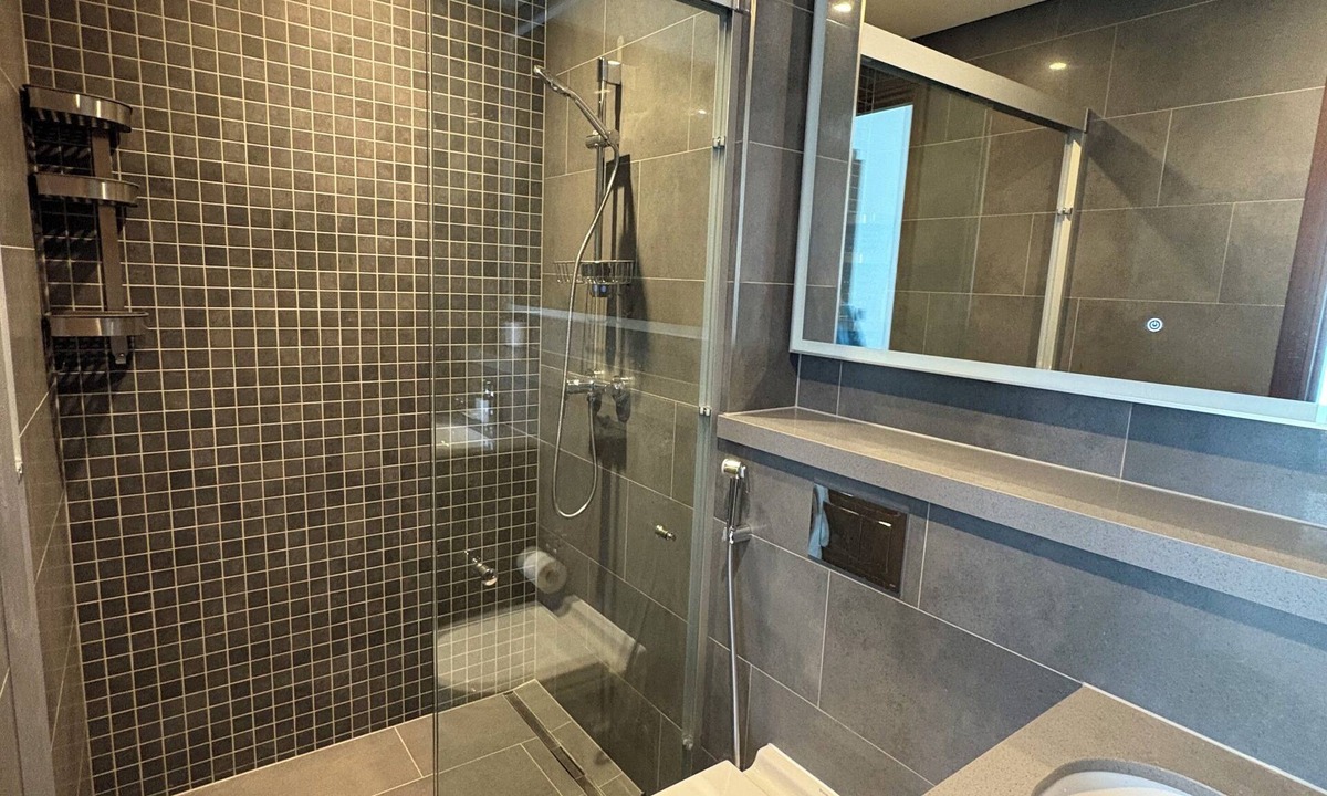Business Bay Apartment | Chic 1-bedroom apartment with fitness room and AC in fabulous Dubai