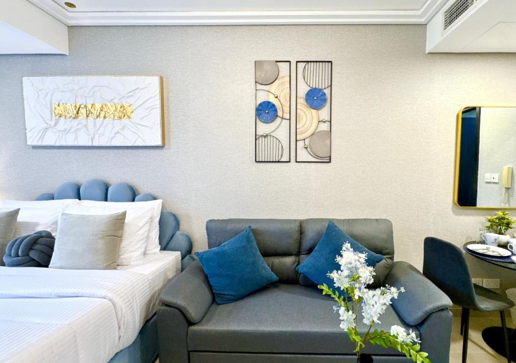 Jumeirah Lake Towers Apartment | Cosmos Living Delightful Studio with Balcony