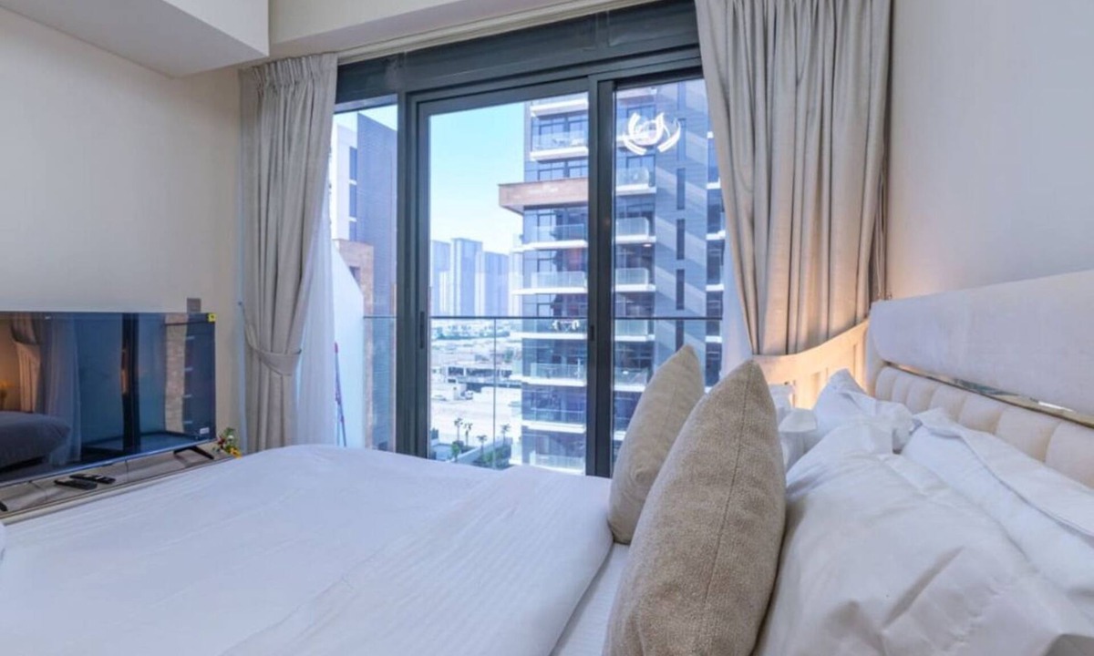 Nad Al Sheba Apartment | Cozy Brand New Studio in Meydan
