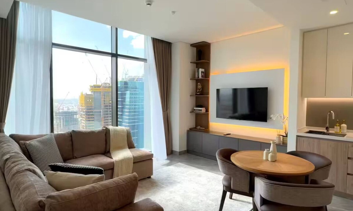 Downtown Dubai Apartment | Curated High-Floor 1BR/Water View/Peninsula 1