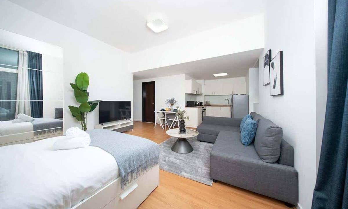 Dubai Apartment | DSO Studio W Pool & Prime Location