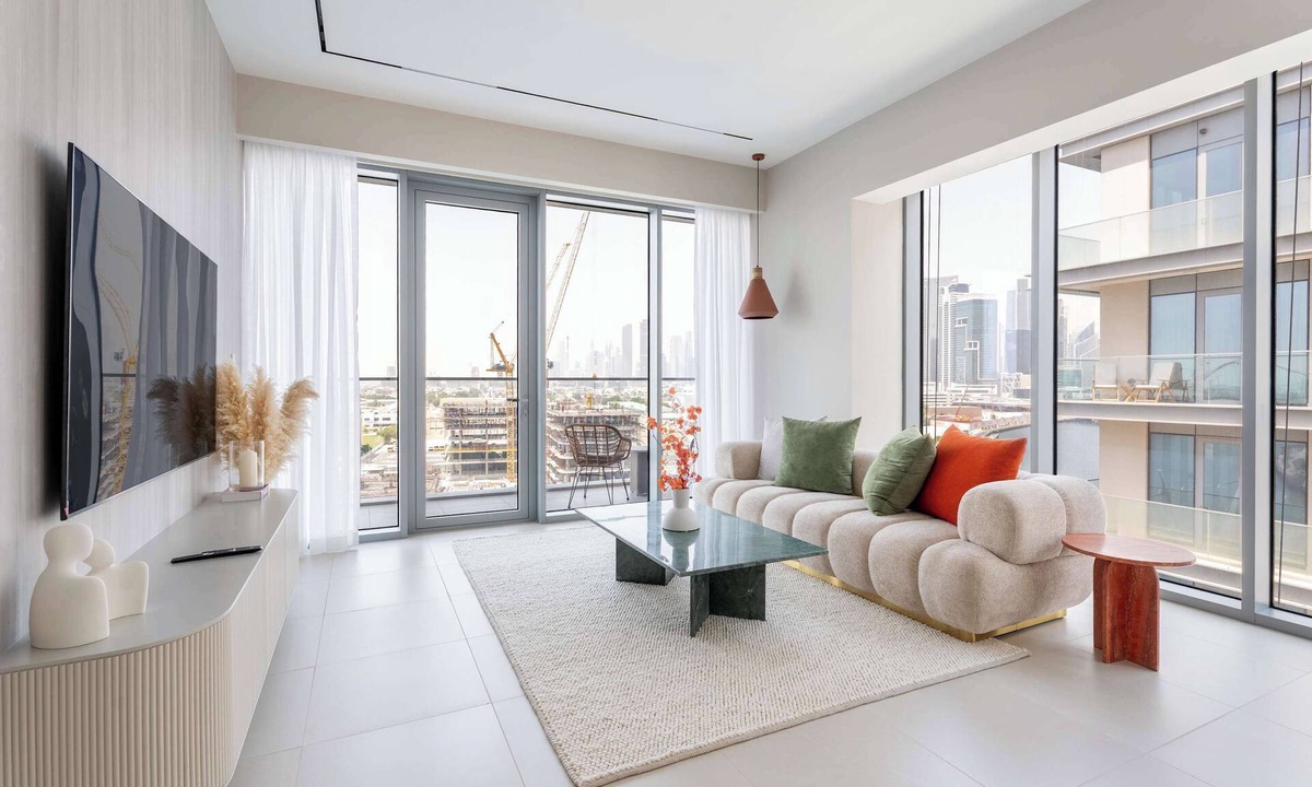 Al Safa Apartment | Elegant 3BR + Office | Canal View | Pool & Gym Access