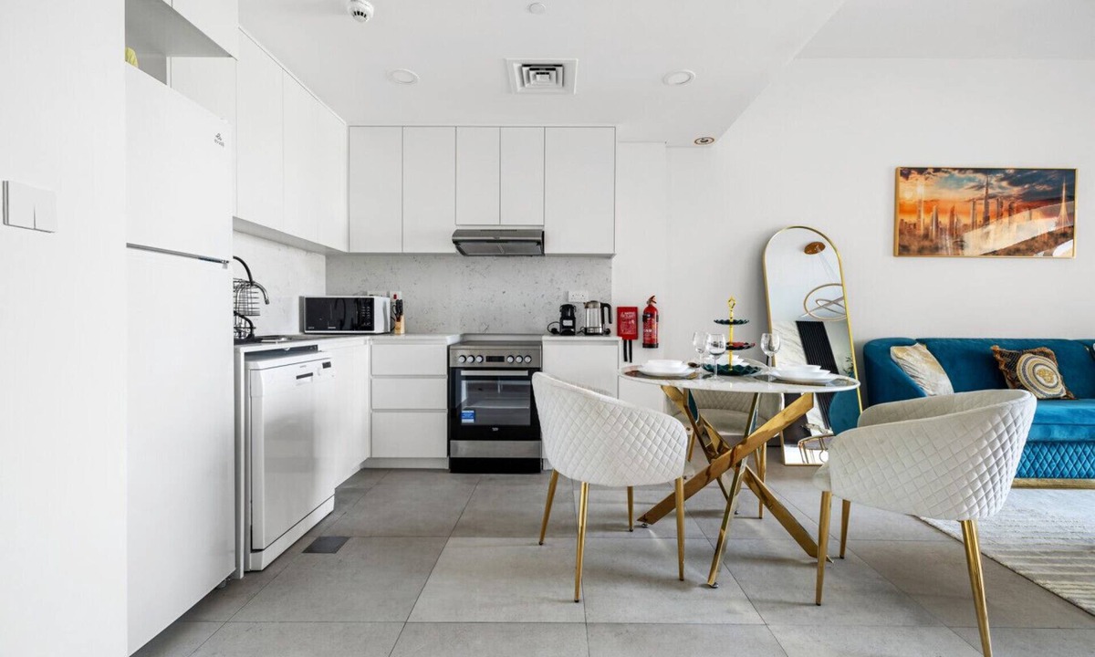 Umm Suqeim 3 Apartment | Elegant 1BR + Laundry | Asayel 1 MJL | Pool View