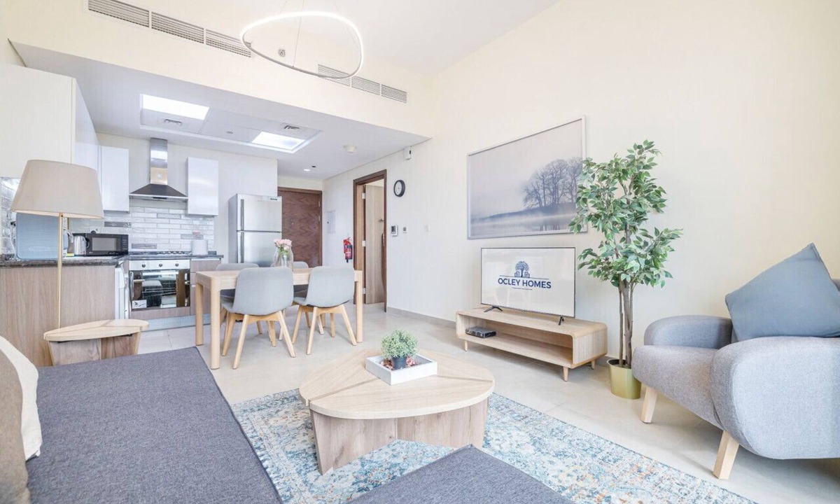 Discovery Gardens Apartment | Elegant Home next to Metro Station in Al Furjan