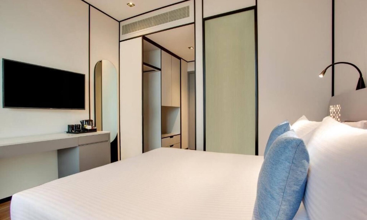 Jumeira 3 Apartment | Executive Suite Near Nostalgia Cafe By Luxury Bookings