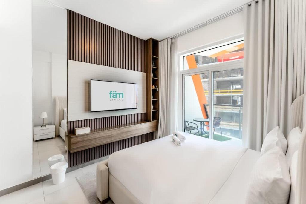 Jadaf Apartment | FAM Living 1BR Stay Binghatti Gateway, Al Jaddaf