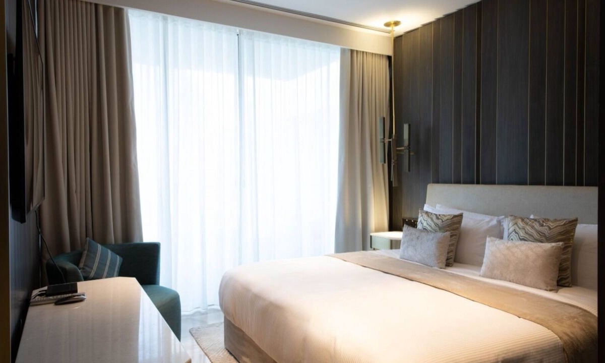 Sheikh Zayed Road Apartment | FIVE Palm Jumeirah | 2 BDR. | Hotel facilities incl.