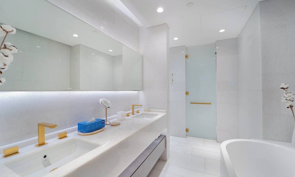 Jumeirah Apartment | FIVE Palm Prive Pool and Garden Luxury Suite