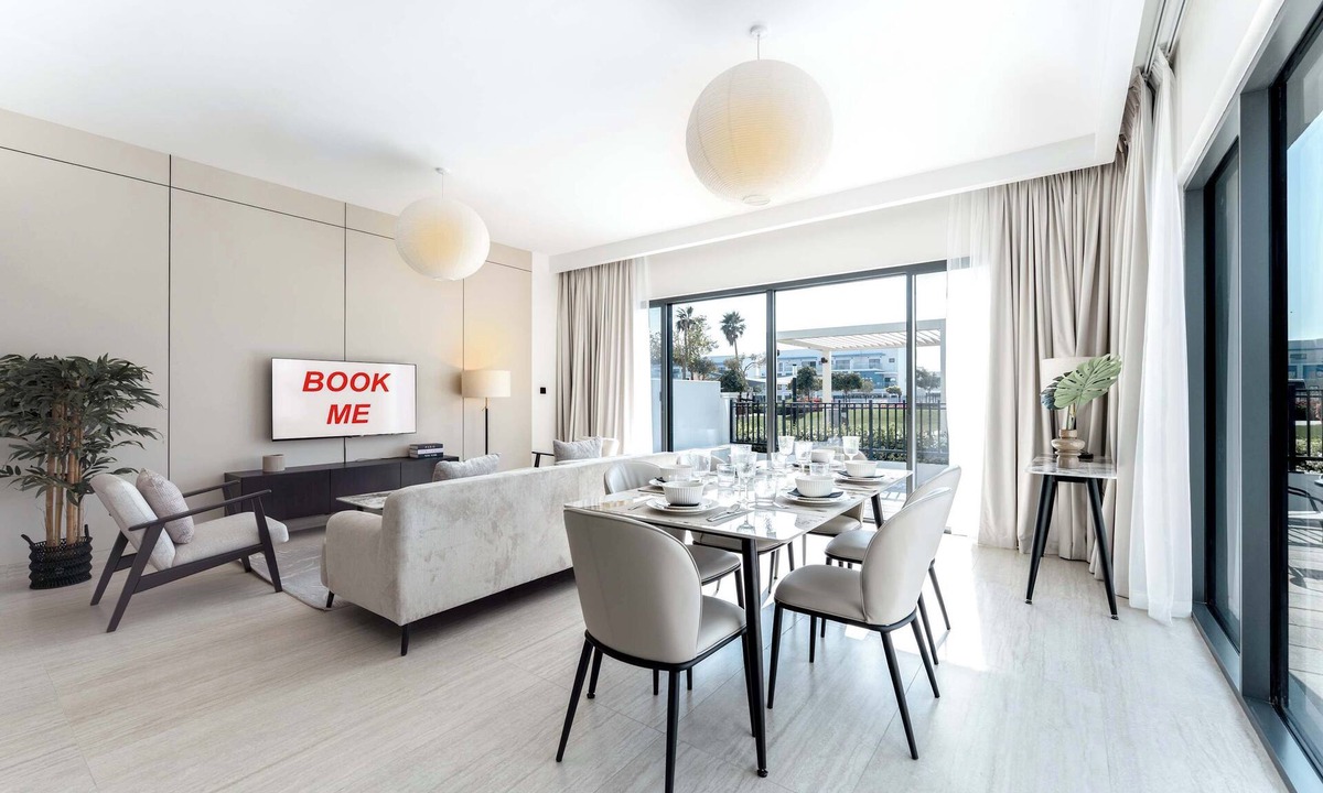 Dubai Villa | Free housekeeping visits during your stay - StayShort - 6BR Villa in Damac Lagoons that Sleeps 11