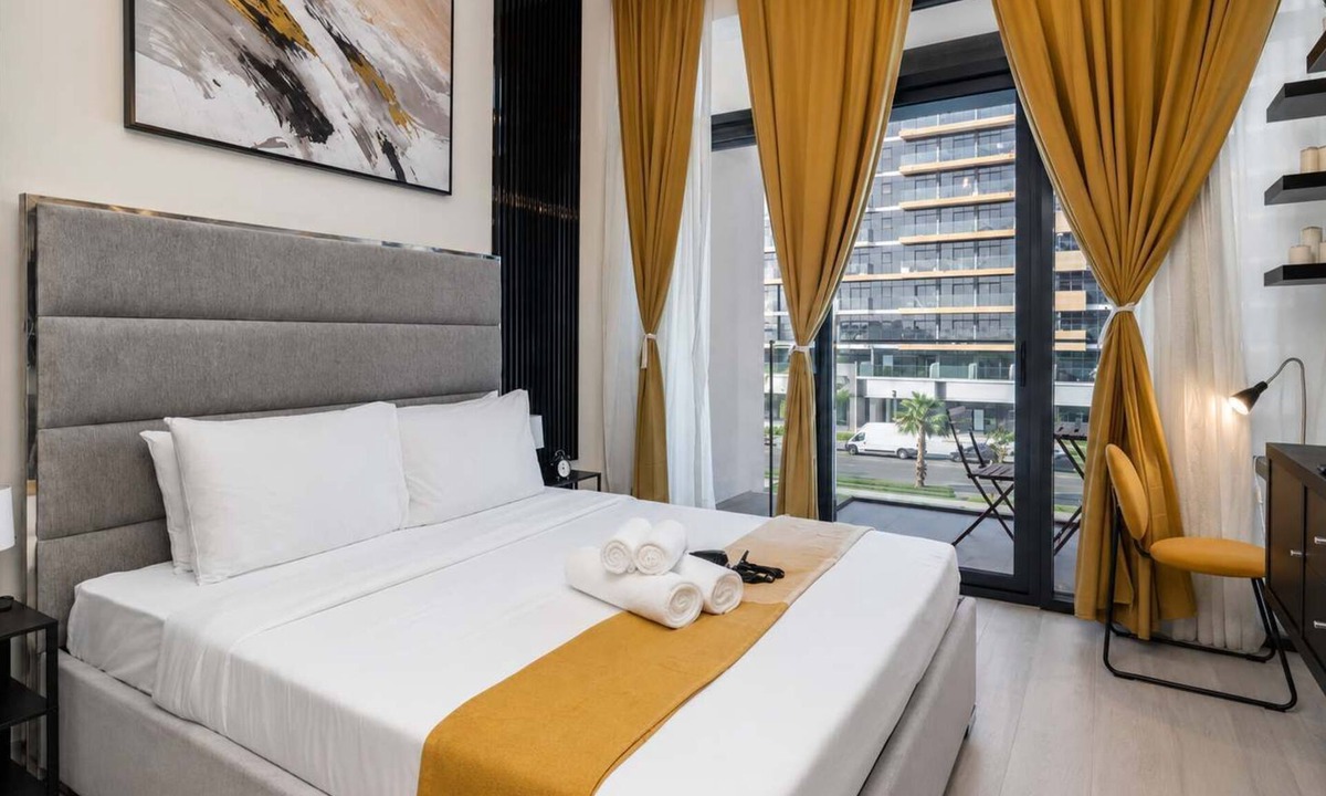 Nad Al Sheba Apartment | Free housekeeping visits during your stay - StayShort - Modern Studio in Azizi Riviera 46 Sleeps 2