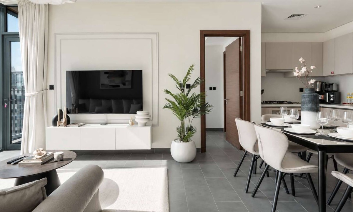 Nad Al Sheba Apartment | Free housekeeping visits during your stay - StayShort - Premium Meydan One Stay Perfect for 6 Guests