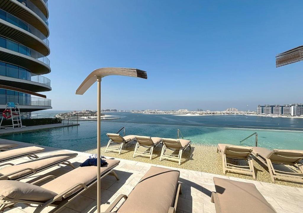 Dubai Marina Apartment | Grand Bleu - Luxurious One Bedroom with Sea View