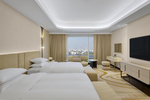 Bur Dubai Hotel | Grand Hyatt Dubai Resort & Waterpark