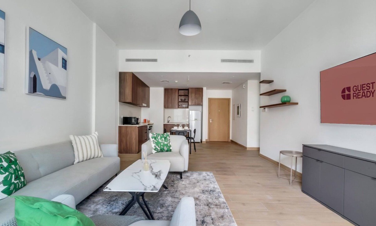 Dubai Apartment | GuestReady - Chic coastal living at Port de La Mer