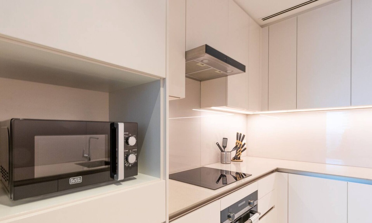 Jabal Ali 2 Apartment | HomesGetaway - Modern 1 Bedroom in JBR The Address