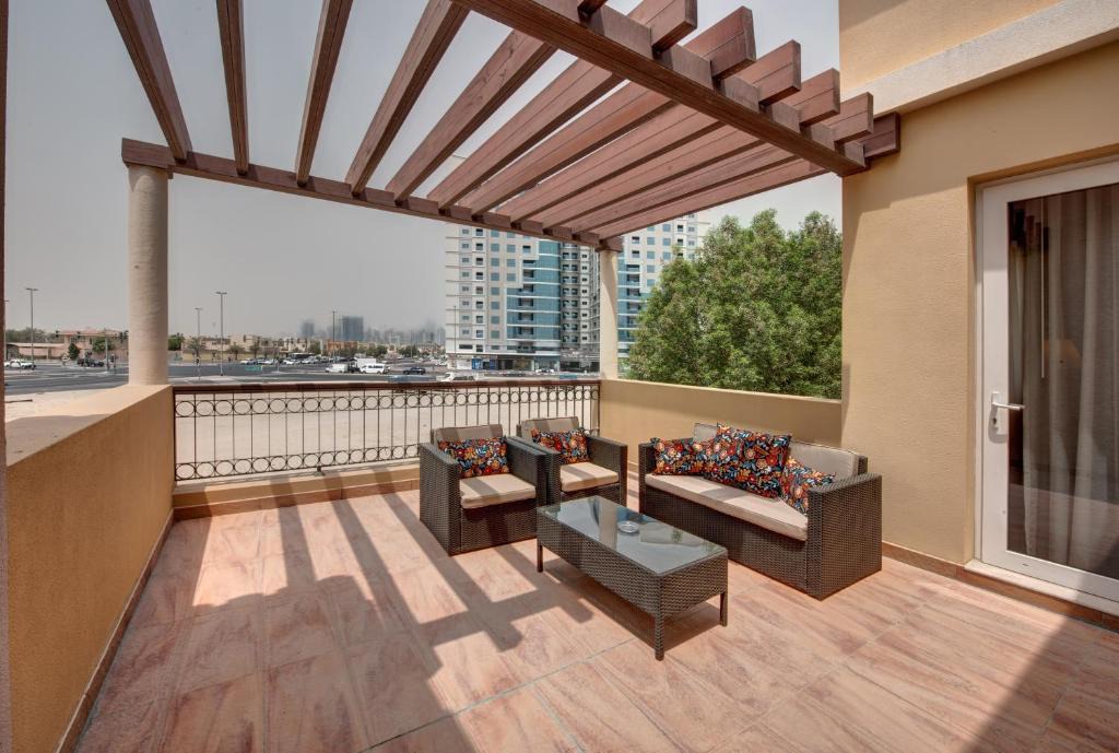 Al Barsha 1 Villa | J5 Villas Holiday Homes Barsha Gardens