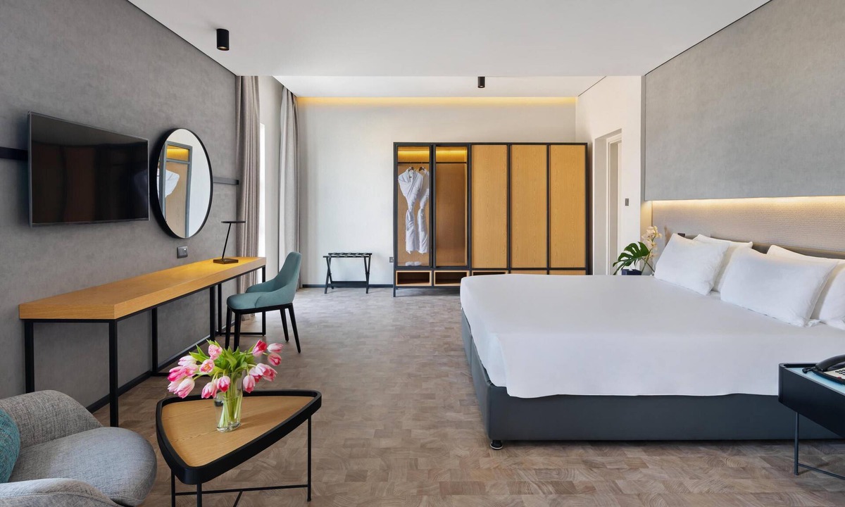 Dubai Hotel | JA The Manor Hotel, Dubai
