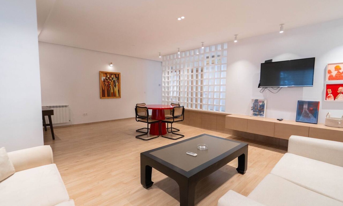 Les Berges du Lac Apartment | Lake City | 1BR Design Apt · Berges du Lac