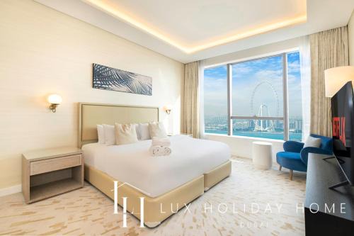 Palm Jumeirah Apartment | LUX Iconic Views at The Palm Tower Suite 1