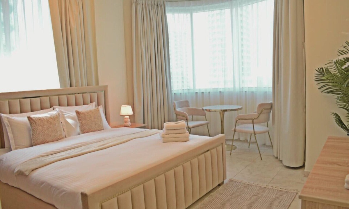 Dubai Marina Apartment | Lux Marina-View 2 Bedroom Unit, Walking Distance to JBR Beach, Metro & Tram.