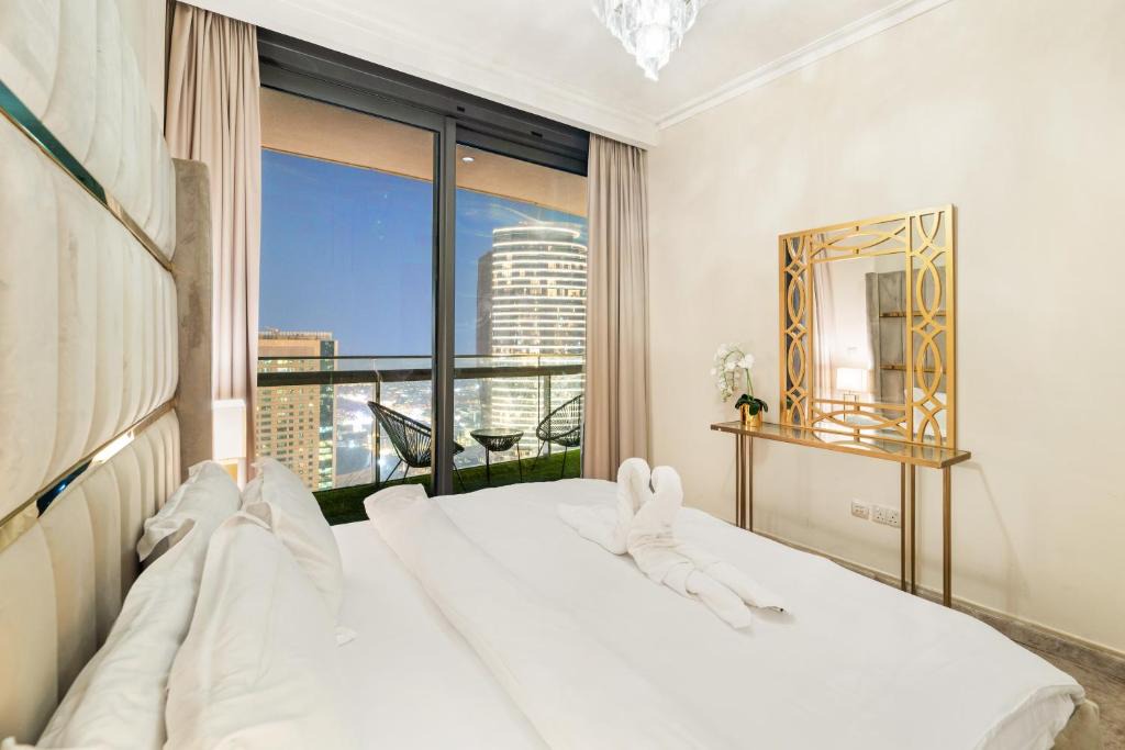 Downtown Dubai Apartment | Luxury 2BR Skyline Sea View Direct Mall Metro Dining Shops City Walk