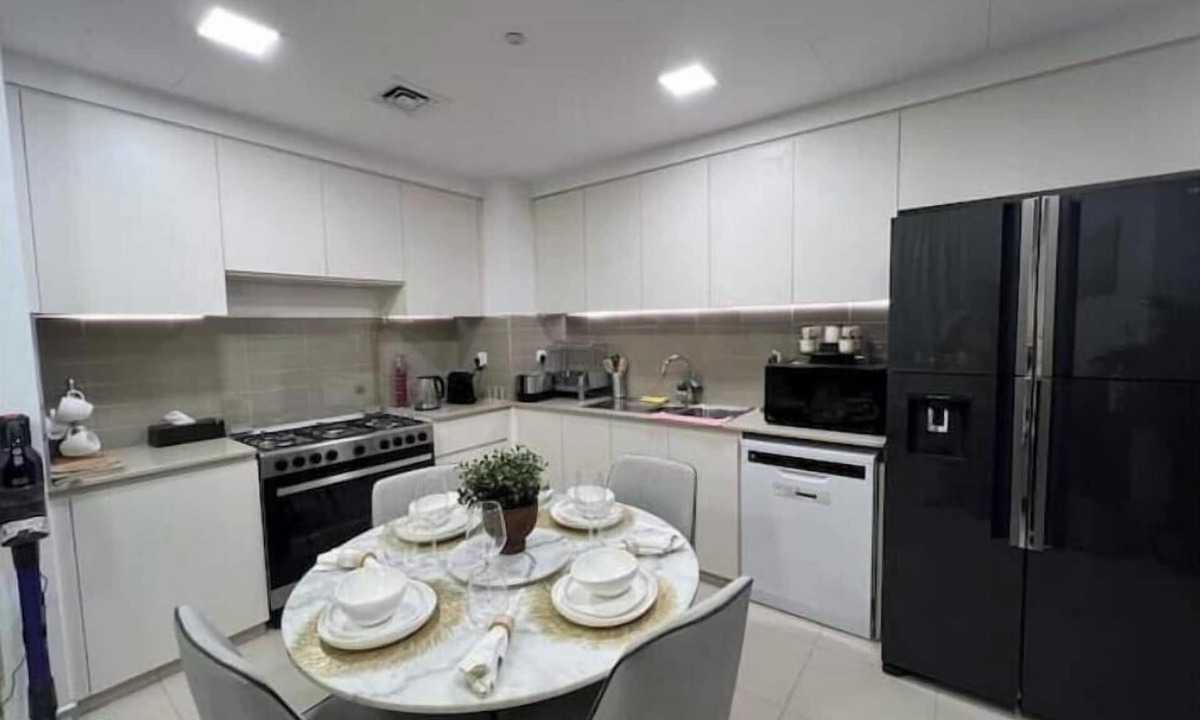 Bur Dubai Apartment | Luxury 2BR w/Pool, Gym & Balcony – Zahra Breeze
