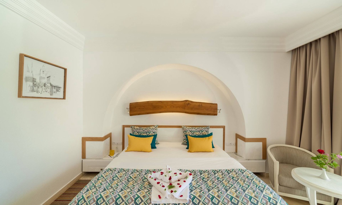 Yasmine Hotel | Magic Life Africana