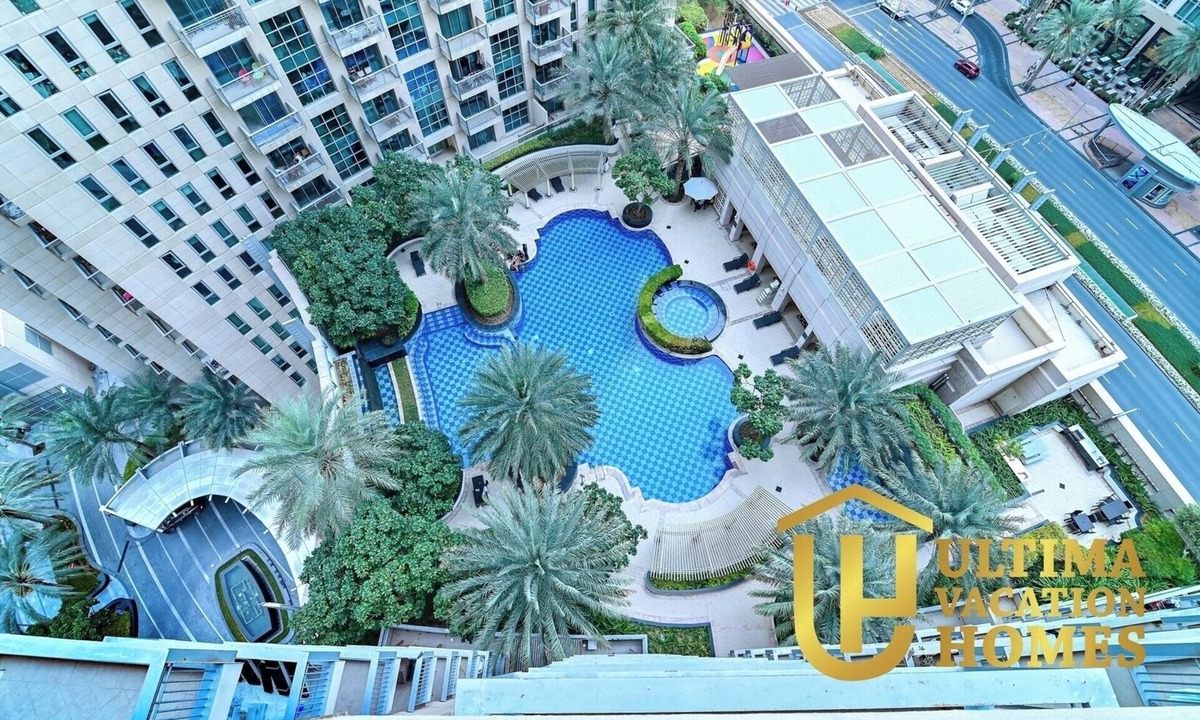 Sheikh Zayed Road Apartment | Magnificent 1BR Next to Burj Khalifa and Dubai Mall