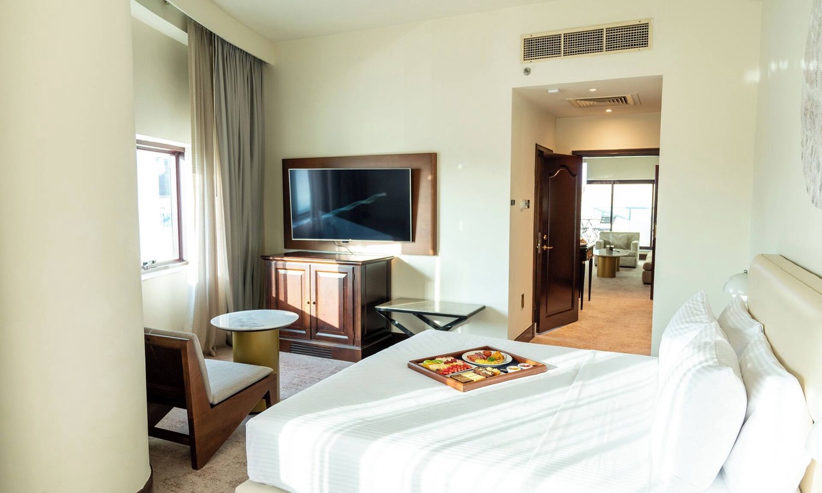 Garhoud Hotel | Majestic Cove Hotel