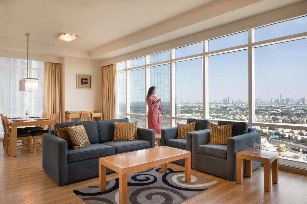 Jumeirah Lake Towers Apartment | Oaks Liwa Heights Hotel Suites