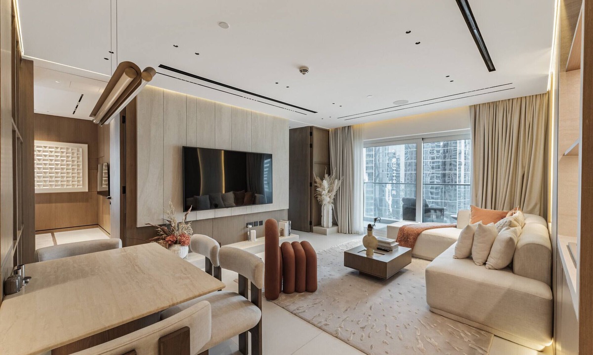 Jumeirah Lake Towers Apartment | Prime JLT Stay | Near Metro & Lakeside Dining