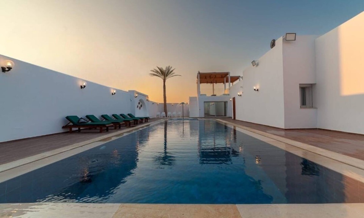 Djerba Midun Villa | Private Villa & Sunset Rooftop La Perle Blanche