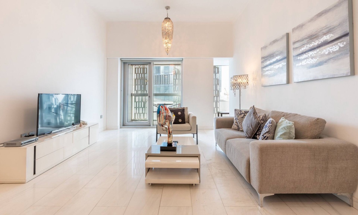 Dubai Marina Apartment | Sea Views 1BR in the Heart of Dubai Marina by Deluxe Holiday Homes