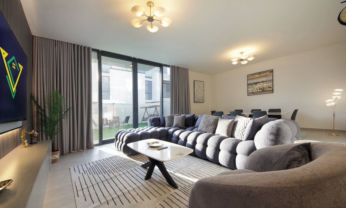 Al Hamriya Villa | Silk Valley - Luxury 4BR near Al Hamriyah with Private Garden