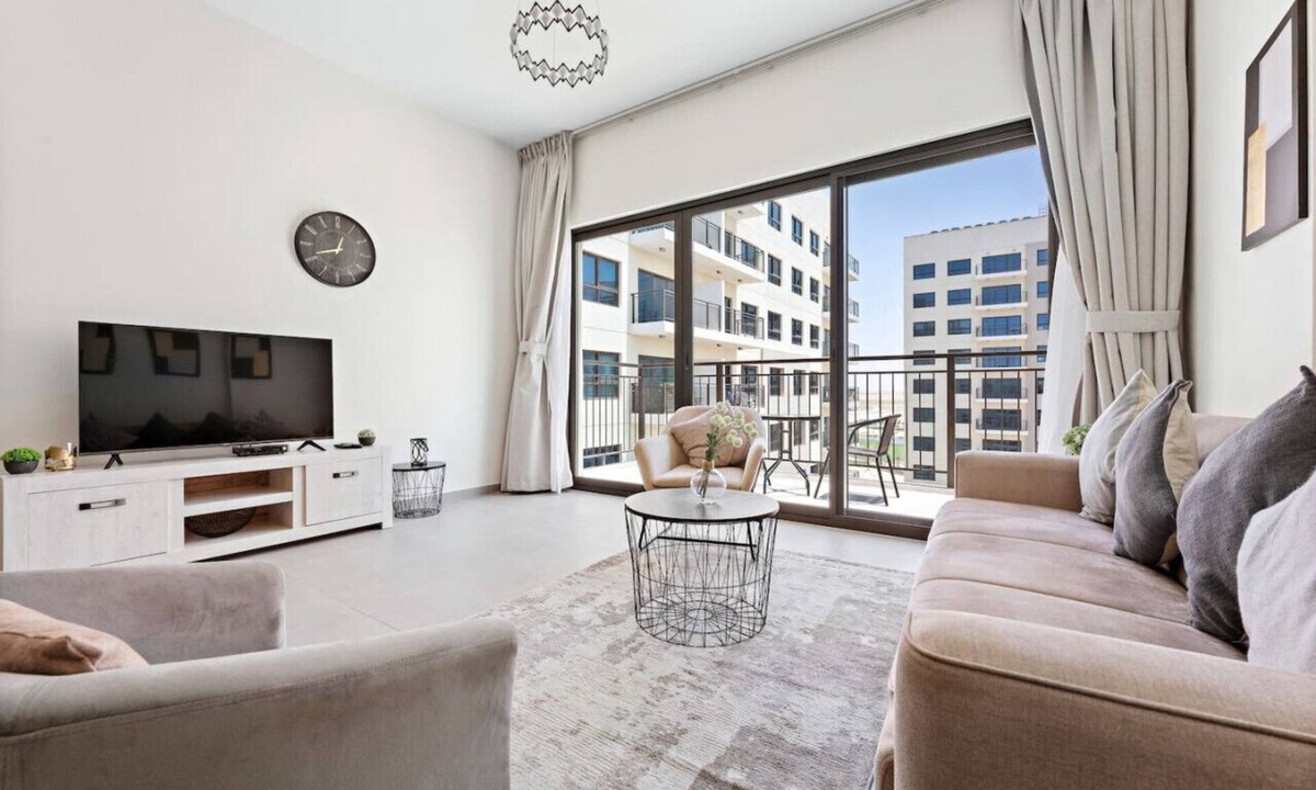 Dubai Apartment | Spacious 2BR Apartment in Golf Views Block A