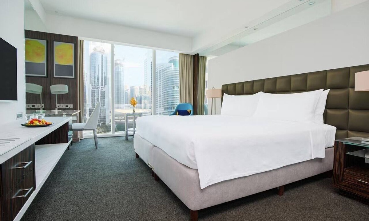 Jumeirah Lake Towers Hotel | Standard Room | voco Bonnington | Pool, Sauna, Steam Rooms | 2 Units