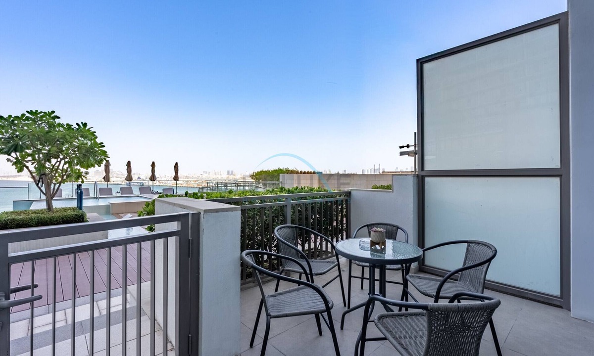 Dubai Maritime City Apartment | Stylish Studio with Sea Views and Direct Access to the Pool from Balcony